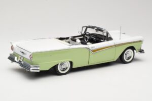 Ford Fairlane Skyliner Verde & Alb Sun Star 1:18 FORD003 Metal - imaginea 4 din 9