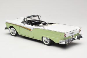 Ford Fairlane Skyliner Verde & Alb Sun Star 1:18 FORD003 Metal - imaginea 8 din 9
