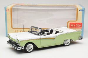 Ford Fairlane Skyliner Verde & Alb Sun Star 1:18 FORD003 Metal - imaginea 9 din 9