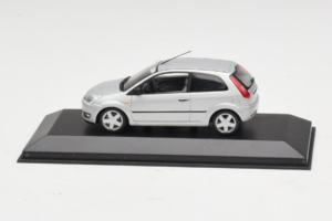 Ford Fiesta Mk5 2-Door Argintiu Minichamps 1:43 FIESTA003 Metal