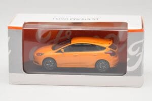 Ford Focus ST Mk3 Tangerine Scream Minichamps 1:43 FOCUS001 Metal - imaginea 4 din 4