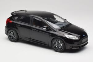 Ford Focus ST Mk2 Panther Black Metallic Minichamps 1:18 110082000 Metal - imaginea 6 din 8