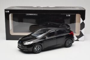 Ford Focus ST Mk2 Panther Black Metallic Minichamps 1:18 110082000 Metal - imaginea 8 din 8