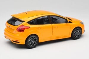 Ford Focus ST Mk2 Tangerine Scream Minichamps 1:18 110082005 Metal - imaginea 3 din 8