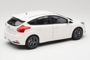 Ford Focus ST Mk2 Alb Minichamps 1:18 110082004 Metal - imaginea 3 din 8