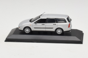 Ford Focus Mk1 Turnier Argintiu Minichamps 1:43 FOCUS004 Metal