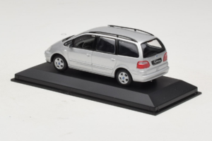 Ford Galaxy Mk2 Argintiu Minichamps 1:43 GALAXY001 Metal - imaginea 3 din 4