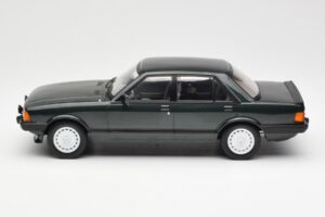 Ford Granada Mk2 2.8 Injection Verde Închis MCG 1:18 MCG18263 Metal - imaginea 3 din 6