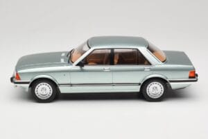 Ford Granada Mk2 2.8 Ghia Light Green Metallic MCG 1:18 MCG18535 Metal - imaginea 3 din 6
