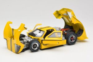 Ford GT40 Mk IV Galben 1967 Shelby Collectibles 1:18 31414S Metal - imaginea 2 din 8