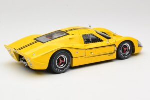 Ford GT40 Mk IV Galben 1967 Shelby Collectibles 1:18 31414S Metal - imaginea 3 din 8