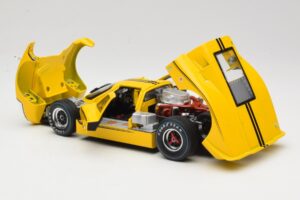Ford GT40 Mk IV Galben 1967 Shelby Collectibles 1:18 31414S Metal - imaginea 5 din 8