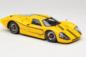 Ford GT40 Mk IV Galben 1967 Shelby Collectibles 1:18 31414S Metal - imaginea 6 din 8
