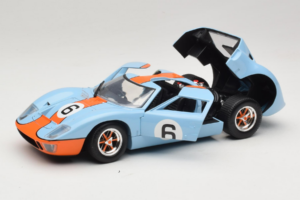 Ford GT40 Gulf #6 J. Ickx / J. Oliver 24 Hours of Le Mans 1969 Eagles Race 1:18 300600 Metal - imaginea 2 din 8