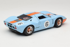 Ford GT40 Gulf #6 J. Ickx / J. Oliver 24 Hours of Le Mans 1969 Eagles Race 1:18 300600 Metal - imaginea 3 din 8