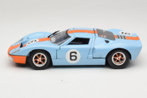 Ford GT40 Gulf #6 J. Ickx / J. Oliver 24 Hours of Le Mans 1969 Eagles Race 1:18 300600 Metal - imaginea 4 din 8
