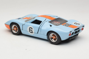 Ford GT40 Gulf #6 J. Ickx / J. Oliver 24 Hours of Le Mans 1969 Revell 1:18 48824 Metal - imaginea 7 din 8