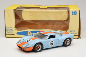 Ford GT40 Gulf #6 J. Ickx / J. Oliver 24 Hours of Le Mans 1969 Revell 1:18 48824 Metal - imaginea 8 din 8