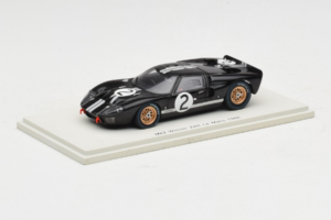 Ford GT40 Mk II #2 B. McLaren / C. Amon Shelby American Winner 24 Hours of Le Mans 1966 Spark 1:43 43LM66-O1 Rășină - imaginea 2 din 4