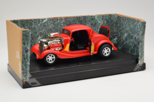 Ford High Tech Roșu cu Flacără American Muscle 1:18 7726 Metal - imaginea 2 din 4
