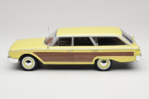 Ford Country Squire Galben MCG 1:18 MCG18048 Metal - imaginea 3 din 6