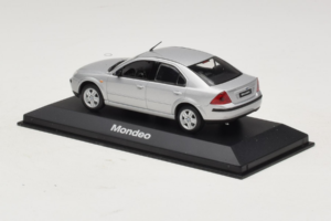 Ford Mondeo Mk3 Sedan Argintiu Minichamps 1:43 MONDEO005 Metal - imaginea 3 din 4