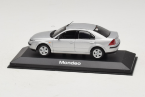 Ford Mondeo Mk3 Sedan Argintiu Minichamps 1:43 MONDEO005 Metal