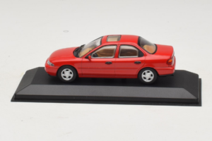 Ford Mondeo Mk1 Sedan Roșu Minichamps 1:43 82000 Metal
