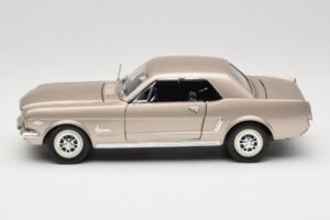 Ford Mustang 1964 1/2 Argintiu Mira 1:18 6127 Metal - imaginea 4 din 8