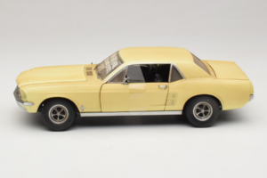 Ford Mustang Coupe Galben The Walking Dead Greenlight 1:18 12958 Metal - imaginea 4 din 8