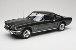 Ford Mustang Fastback Ivy Green Otto 1:12 G079 Rășină