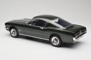 Ford Mustang Fastback Ivy Green Otto 1:12 G079 Rășină - imaginea 5 din 6