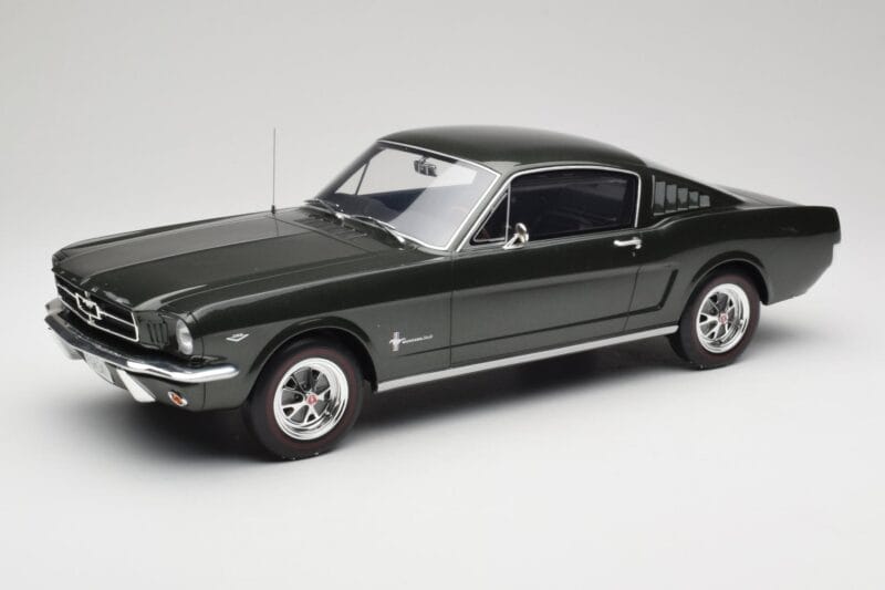 Ford Mustang Fastback Ivy Green Otto 1:12 G079 Rășină