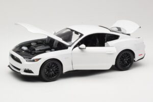 Ford Mustang GT S550 Alb Maisto 1:18 31197 Metal - imaginea 2 din 8