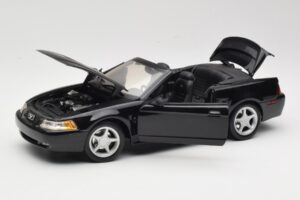 Ford Mustang GT SN95 Cabriolet Negru Maisto 1:18 50328 Metal - imaginea 2 din 8