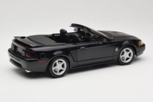 Ford Mustang GT SN95 Cabriolet Negru Maisto 1:18 50328 Metal - imaginea 3 din 8