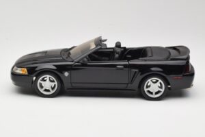 Ford Mustang GT SN95 Cabriolet Negru Maisto 1:18 50328 Metal - imaginea 4 din 8