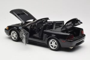 Ford Mustang GT SN95 Cabriolet Negru Maisto 1:18 50328 Metal - imaginea 5 din 8