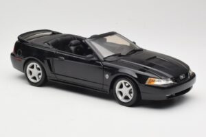 Ford Mustang GT SN95 Cabriolet Negru Maisto 1:18 50328 Metal - imaginea 6 din 8