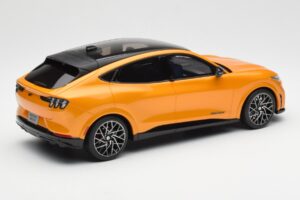 Ford Mustang Mach-E GT Performance Cyber Portocaliu Otto 1:18 OT983 Rășină - imaginea 2 din 6