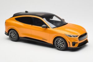 Ford Mustang Mach-E GT Performance Cyber Portocaliu Otto 1:18 OT983 Rășină - imaginea 4 din 6