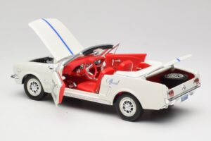 Ford Mustang Pace Car Wimbledon White Solido 1:18 81578 Metal - imaginea 5 din 8