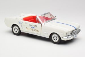 Ford Mustang Pace Car Wimbledon White Solido 1:18 81578 Metal - imaginea 6 din 8