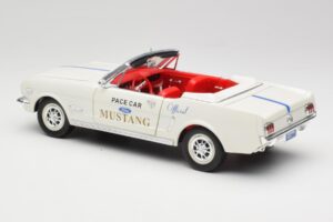 Ford Mustang Pace Car Wimbledon White Solido 1:18 81578 Metal - imaginea 7 din 8