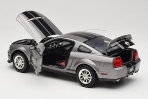 Ford Mustang S197 Shelby GT500 40th Anniversary Gri Shelby Collectibles 1:18 DC075005 Metal - imaginea 5 din 8