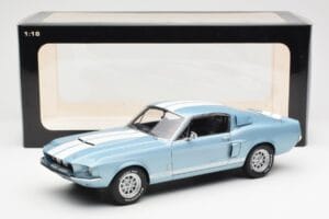 Ford Mustang Shelby GT500 Albastru Deschis Metalic Cu Dungi Albe AUTOart 1:18 72907 Metal - imaginea 8 din 8