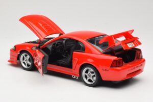 Ford Mustang SVT Cobra R SN95 Roșu Maisto 1:18 531872 Metal - imaginea 5 din 8