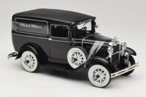 Ford Panel Car Police Patrol Signature Models 1:18 18143 Metal - imaginea 4 din 6