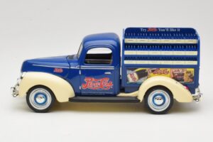 Ford Pepsi-Cola Replica Golden Wheel 1:18 PF351 Metal - imaginea 4 din 8
