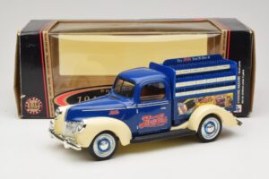 Ford Pepsi-Cola Replica Golden Wheel 1:18 PF351 Metal - imaginea 8 din 8
